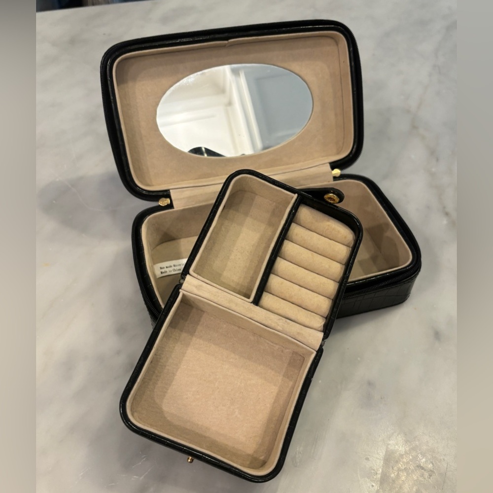 Two-Piece Faux Croc Travel Jewelry Box in EUC